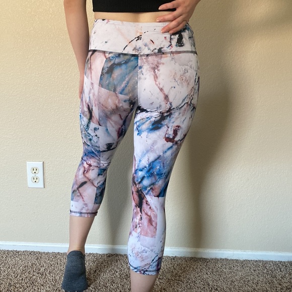 Strut This Marble Leggings - Picture 5 of 5